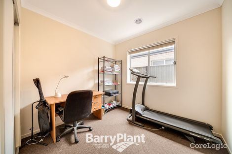 Property photo of 13 Westphalian Rise Clyde North VIC 3978