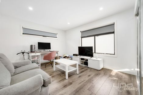 Property photo of 2/41 Nicholson Crescent Meadow Heights VIC 3048