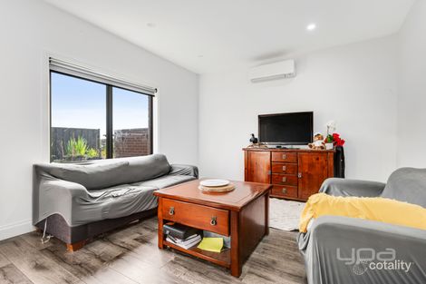Property photo of 2/41 Nicholson Crescent Meadow Heights VIC 3048