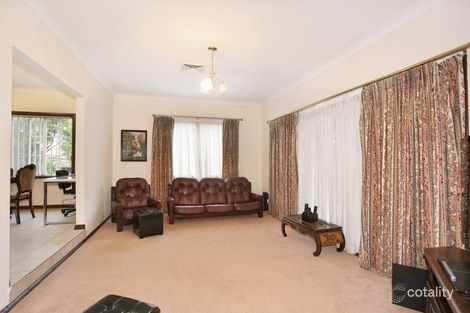 Property photo of 1 Colong Close Hoxton Park NSW 2171