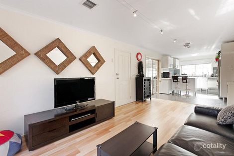 Property photo of 2/15 Kelvin Grove Springvale VIC 3171