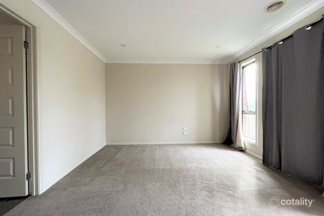 Property photo of 16 Wendy Way Pakenham VIC 3810