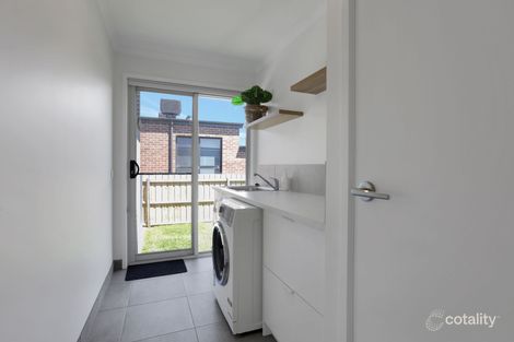 Property photo of 18 Gat Sing Way Dennington VIC 3280