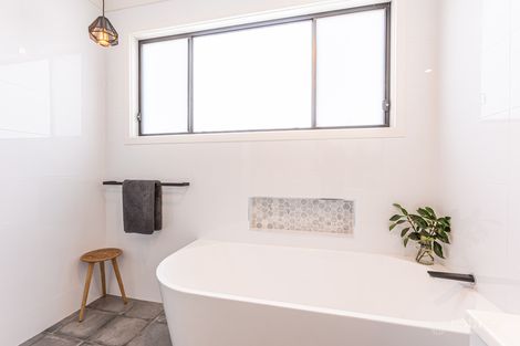 Property photo of 11 Champagne Drive Dubbo NSW 2830