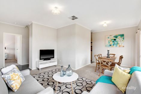 Property photo of 7 Devon Walk Mooroolbark VIC 3138