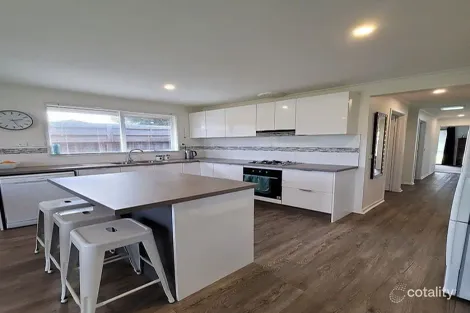 Property photo of 4 Rialto Avenue Cranbourne North VIC 3977