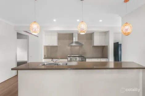 Property photo of 30 Medlar Avenue Manor Lakes VIC 3024