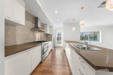 Property photo of 30 Medlar Avenue Manor Lakes VIC 3024