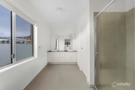 Property photo of 30 Medlar Avenue Manor Lakes VIC 3024