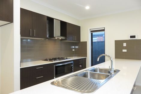 Property photo of 17 Gateshead Street Craigieburn VIC 3064