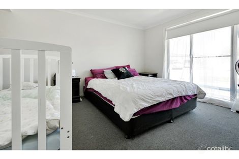 Property photo of 38 Hal Porter Terrace Lynbrook VIC 3975