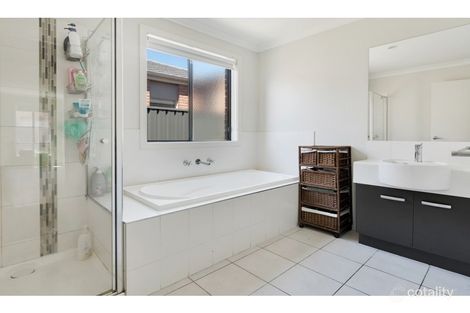 Property photo of 38 Hal Porter Terrace Lynbrook VIC 3975