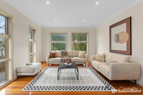 Property photo of 1/1 Arnold Grove Doncaster VIC 3108