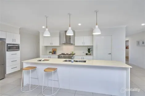 Property photo of 31 Laguna Avenue Redlynch QLD 4870