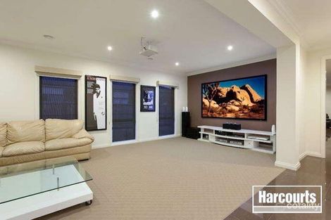 Property photo of 2 Booth Place Pakenham VIC 3810
