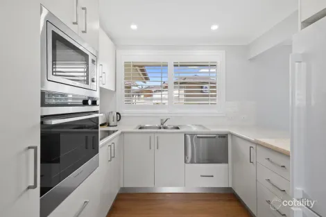 Property photo of 5 Stonelea Court Dural NSW 2158