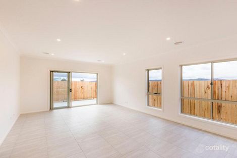 Property photo of 9 Larkin Street Googong NSW 2620