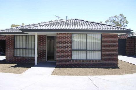 99 Vista Dr, Melton, VIC 3337