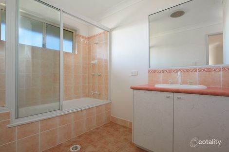Property photo of 2 Craigmoor Court New Auckland QLD 4680