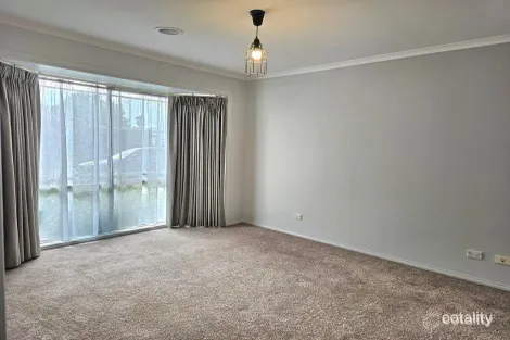 Property photo of 1007 Raglan Street Wallan VIC 3756