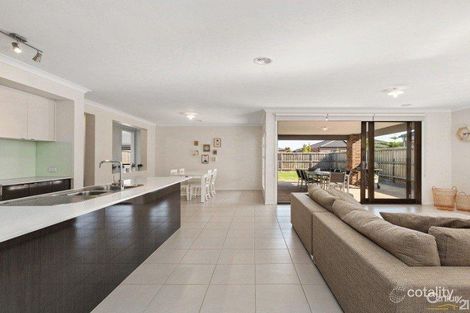 Property photo of 8 Tristania Drive Point Cook VIC 3030