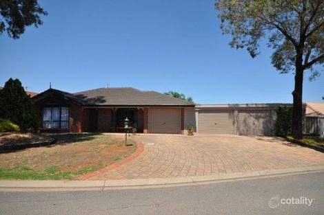 14 Magnolia Cres, Craigmore, SA 5114
