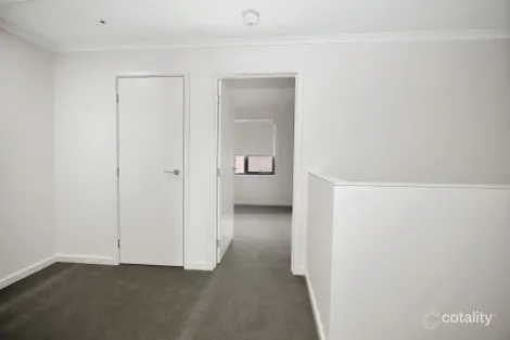 Property photo of 10 Retreat Drive Ascot Vale VIC 3032