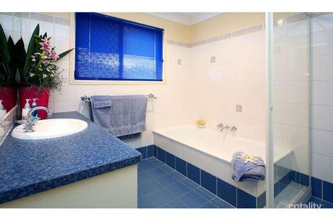 Property photo of 2 Mansfield Place Mansfield QLD 4122