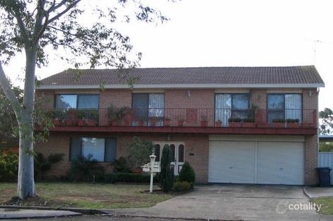 8 Explorers Way, St Clair, NSW 2759