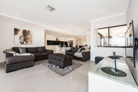 Property photo of 5 Ragley Way The Vines WA 6069