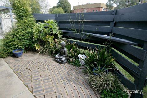 Property photo of 42 Walana Crescent Kooringal NSW 2650