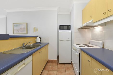 Property photo of 18/11-17 Philip Avenue Broadbeach QLD 4218