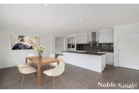 Property photo of 12 Peak Court Mansfield VIC 3722