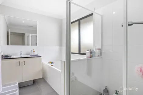 Property photo of 10 Hasemann Crescent Upper Coomera QLD 4209