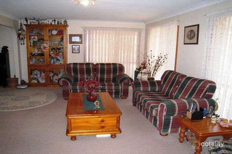 Property photo of 11 Samaher Court Endeavour Hills VIC 3802