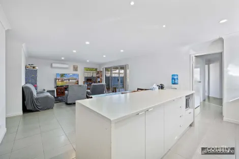 Property photo of 4 Bellthorpe Circuit Kallangur QLD 4503