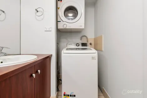 Property photo of 4/19-23 Minnie Street Parramatta Park QLD 4870