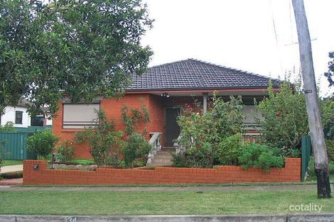 34 Gosling St, Greenacre, NSW 2190