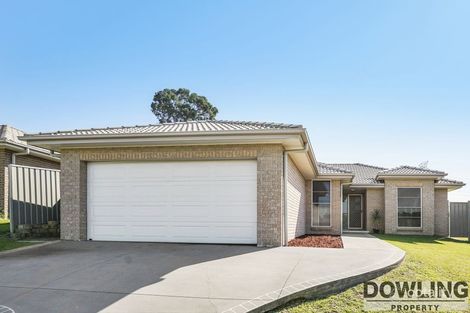 4 Foveaux St, Cameron Park, NSW 2285