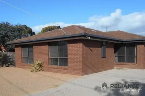 14 Hume Ave, Melton South, VIC 3338