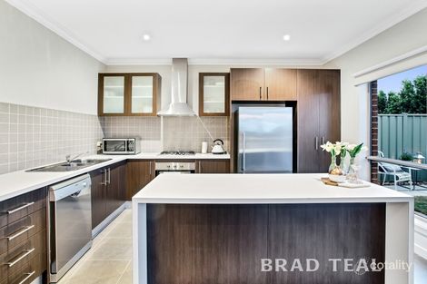 Property photo of 28 Goodenia Way Caroline Springs VIC 3023