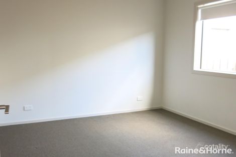 Property photo of 16 Rivoli Close Fraser Rise VIC 3336