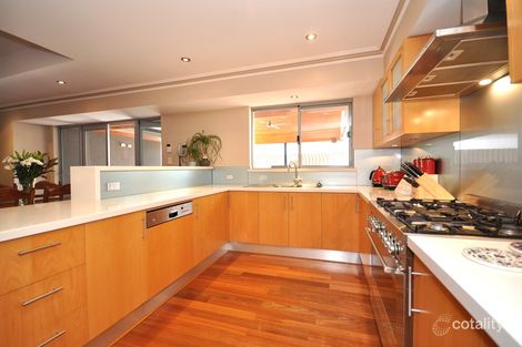Property photo of 14 Matthews Close Noranda WA 6062
