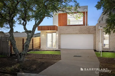 Property photo of 1 Warranilla Avenue Rosebud VIC 3939