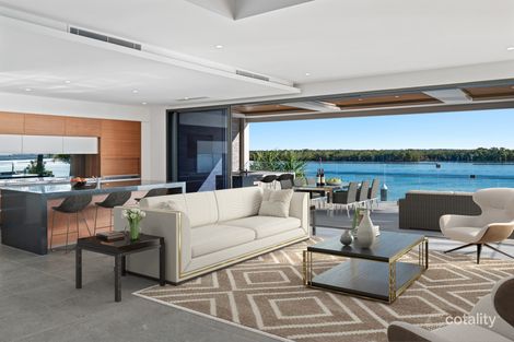 Property photo of 33 Knightsbridge Parade West Paradise Point QLD 4216