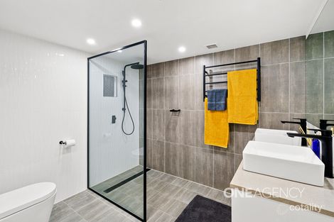 Property photo of 2/12-14 Kembla Street Wollongong NSW 2500