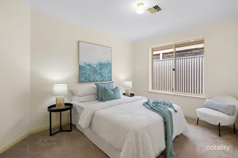 Property photo of 30 Featherstone Circuit Greenwith SA 5125