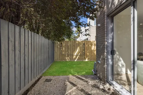 Property photo of 1 Warranilla Avenue Rosebud VIC 3939