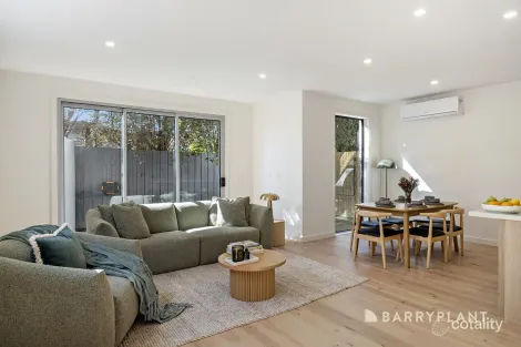 Property photo of 1 Warranilla Avenue Rosebud VIC 3939