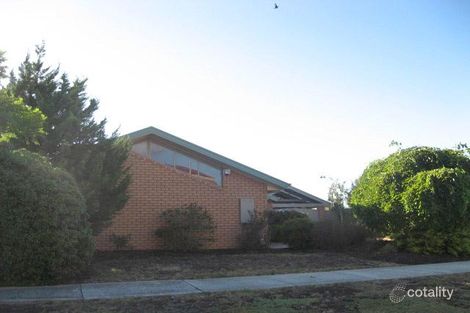 2 Lorinda Cl, Sydenham, VIC 3037